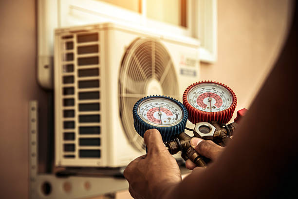 Professional Ac Installation technician working in Brookesmith, TX
